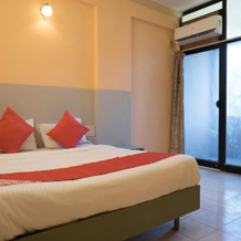 OYO 37830 Hotel Aakar International, 萨塔拉 — 照片 3