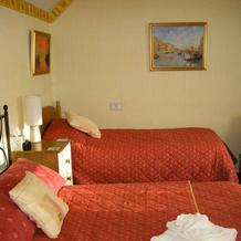 Tudorwood Guest House, Фарнборо — фото 3