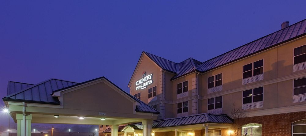 Country Inn And Suites Brockton, Броктон — фото 1