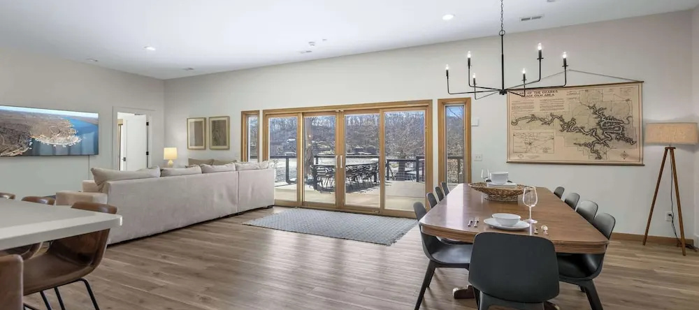 Big Bear Bungalow Stay On Ozark Waterfront, Гравуа-Міллс — фото 1