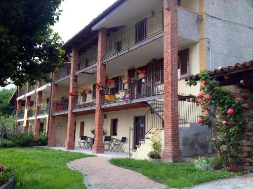 Cascina Brunod, 基亚韦拉诺 — 照片 1