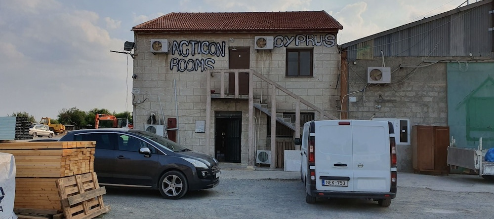 Acticon Rooms Larnaca, 阿拉迪普 — 照片 1