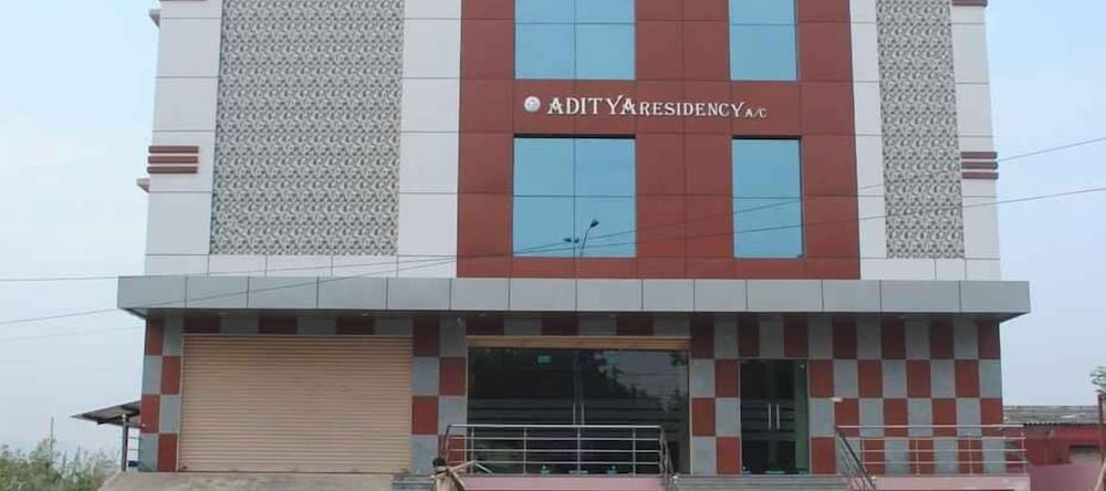 Iroomz Aditya Residency, Кадапа — фото 1
