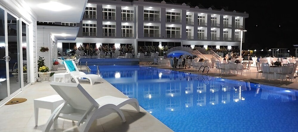 The Green Oasis Otel & Spa Hotel, 亚洛瓦 — 照片 1