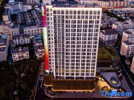 Lvbao Yinhe Hotel, Mengzi — photo 1