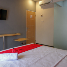 RedDoorz Syariah @ Jalan Sultan Agung Tegal, 直葛 — 照片 3
