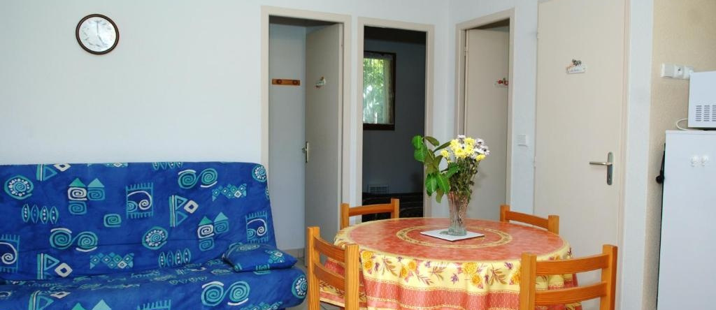 Maison de 2 chambres avec piscine partagee terrasse amenagee et wifi a Estang, 埃斯唐 — 照片 1