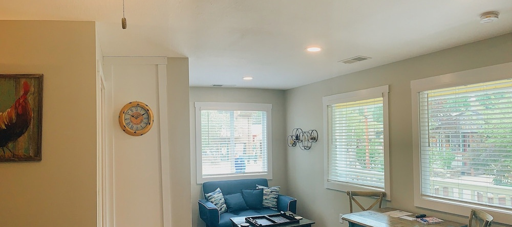 The Iris Garden Downtown Cottages and Suites, Нашвилл — 照片 1