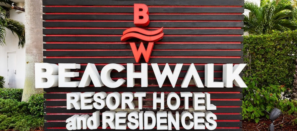 Private Ocean Luxury Condos at Beachwalk, 霍兰代尔海滩 — 照片 1