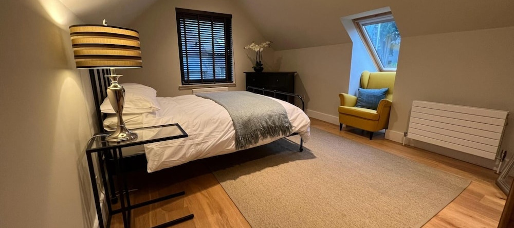 NEW 1BD Contemporary Home Upper Dunblane, 邓布兰 — 照片 1