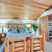 Rhododendron Creekside Cabin w/ Hot Tub & Fire Pit, Mount Hood Village — photo 3