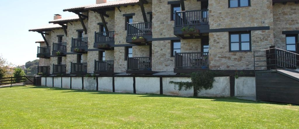 Apartamentos Spa Casco Histórico de Isla, 阿尔努埃罗 — 照片 1