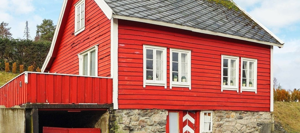 6 Person Holiday Home in Skjold, Leirvik — photo 1