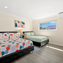 Sunny & Cheerful Near I-10 ~ Queen Beds ~ Parking, Алхамбра — фото 3