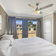 Our Haven: 4-bed Escape Near Beach & Mogo Trails, Batehaven — photo 3