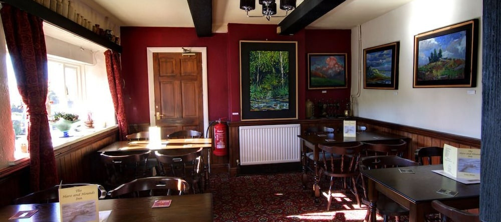 The Hare And Hounds Country Inn, Уодсворт — фото 1