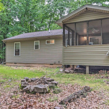 Pet-friendly Poconos Home w/ Grill: 1 Mile to Lake, 奥尔布赖茨维尔 — 照片 4