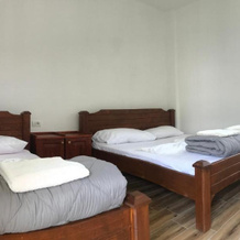 Lazer Cardaku Guest House, 瓦尔博讷 — 照片 4