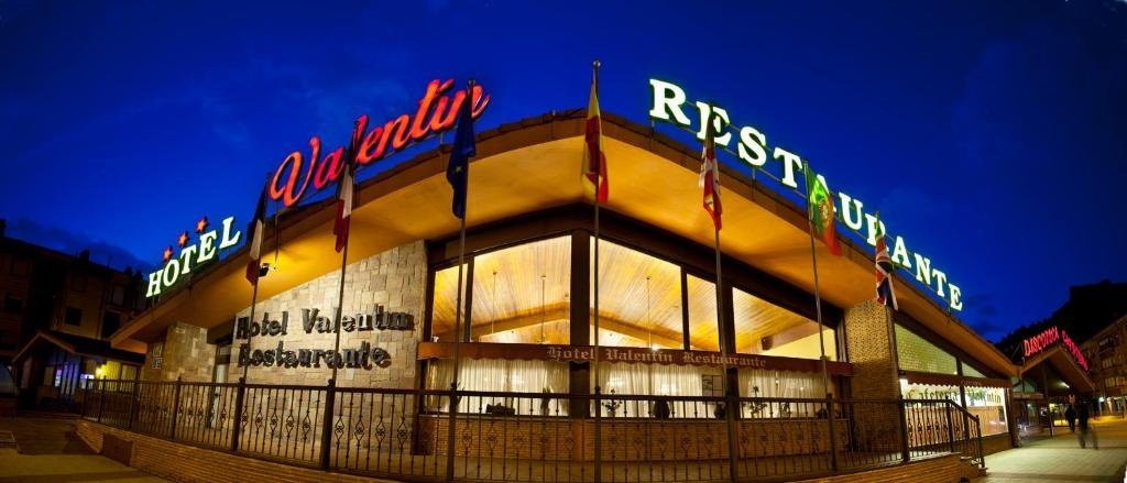Hotel Valentin, 阿吉拉尔-德坎波奥 — 照片 1