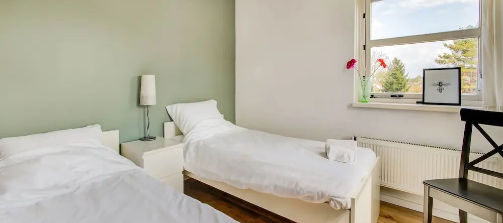 Lovely Holiday Home in Zeewolde With a Swimming Pool, 希尔登 — 照片 1