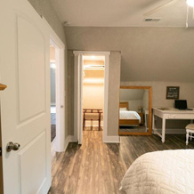 Spacious Rustic Downtown Market St 1 Bedroom Apt, Sleeps Up to 5, Steps to Honeywell & Eagles Theatre, 沃巴什 — 照片 3