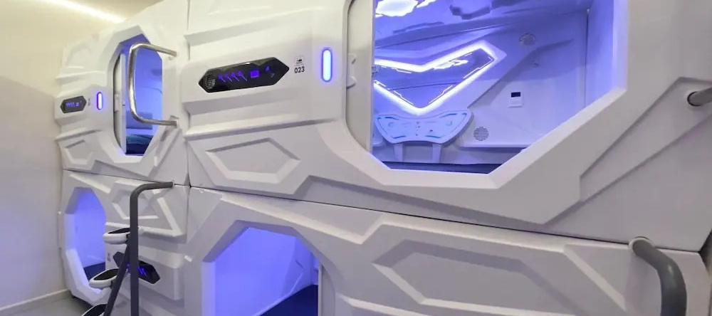 U Capsule Hotel, 庞蒂安 — 照片 1