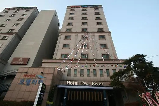 Hotel River, 龙仁 — 照片 1