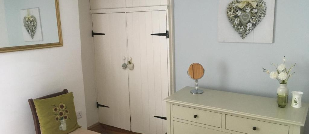 200 Year Old Gardener's Cottage, Mid Wales, 拉尼德洛斯 — 照片 1