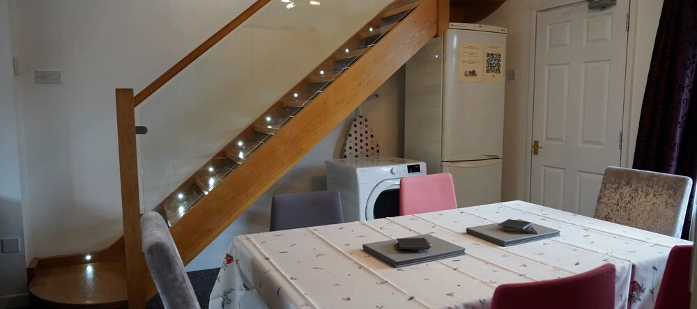 4 Bedroom Home - Sleeps 10 - Free Parking, Impington — photo 1