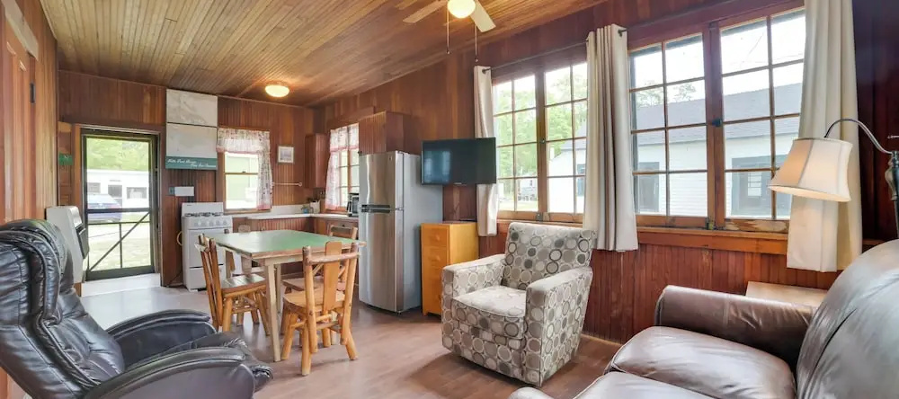Beachside Cabin w/ Views on Les Cheneaux Islands, Cedarville — photo 1