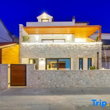 Seafront villa Kupinica with private indoor Pool, Vinisce — photo 2