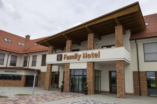Family Hotel, Hodmezovasarhely — photo 1