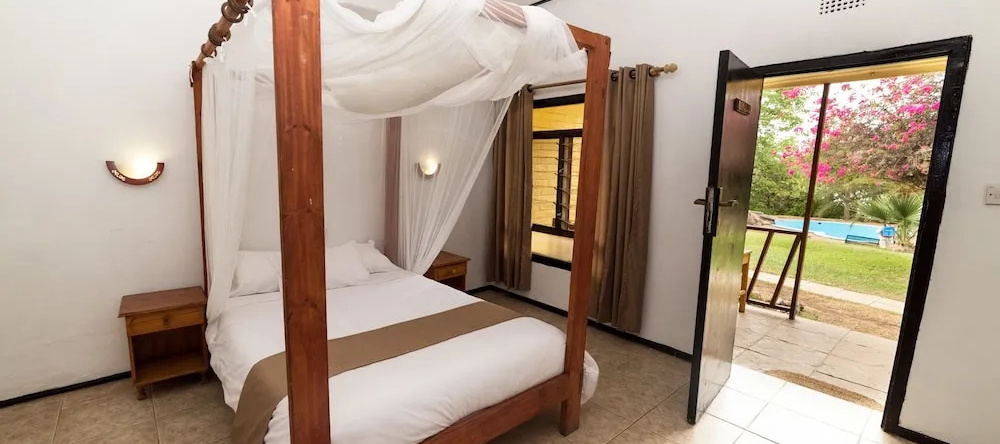 Safari Beach Lodge, Salima — photo 1