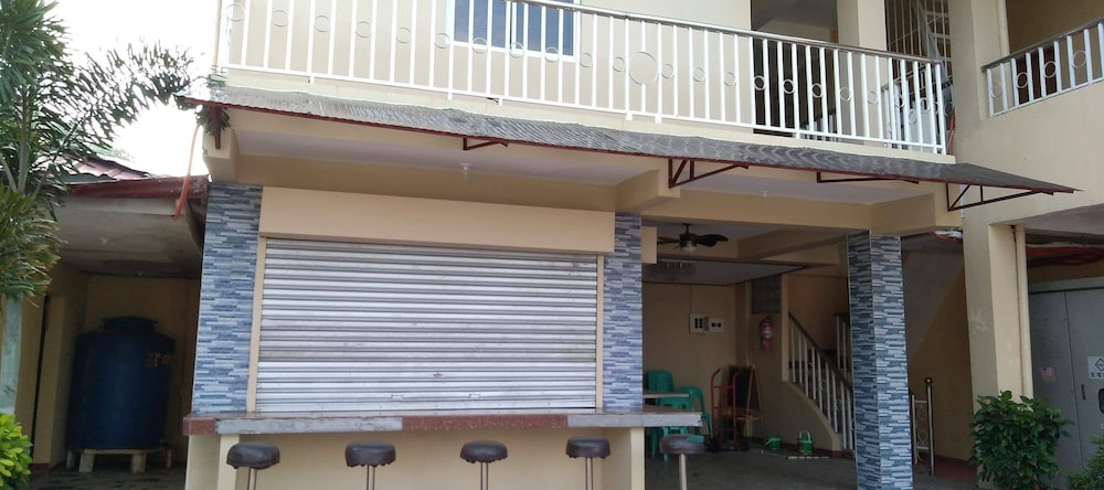 Hana-Natsu Resorts Pool, Morong — photo 1