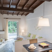 Skiathos Holidays Deluxe Suite, Канапица — фото 3