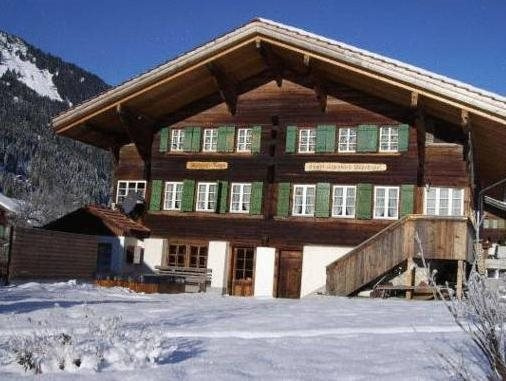 Chalet-Hotel Alpenblick Wildstrubel, 圣斯特凡 — 照片 1