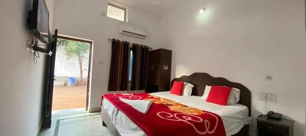 Karma Hostel, Кхаджурахо — фото 1