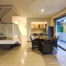 Villa Kencana Syariah, 6 Bed Kingsize, View Gunung, Сименьян — фото 4