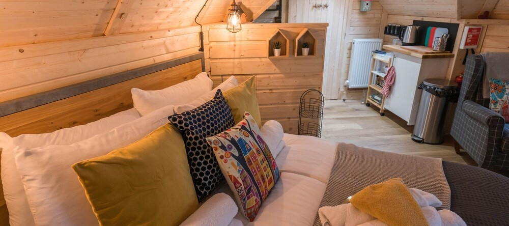 Punch Tree Cabins Cosy Cabin In The Woods For Two, Карлук — фото 1