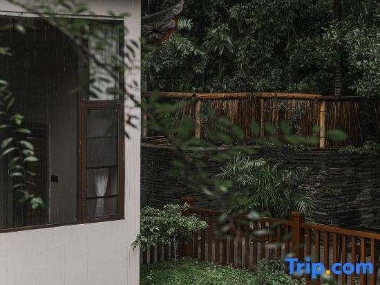 Phoenix Xueqingji Humanity Banshan Homestay (Phoenix Ancient City Branch), Xiangxi — photo 1
