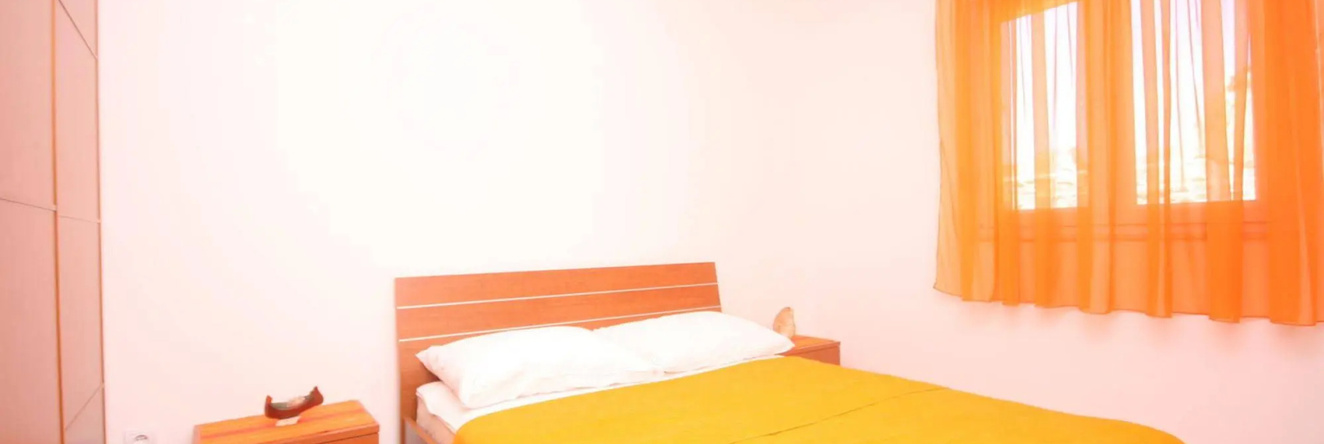 Apartments Beverly, 奥米什 — 照片 1