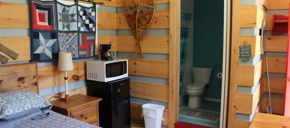 Mikinaak Cottage & Cabin Rentals, Northern Bruce Peninsula — photo 1