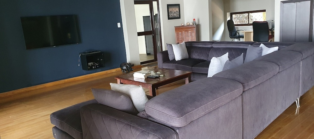 Zambezi Riverside Accommodation, Tete — photo 1