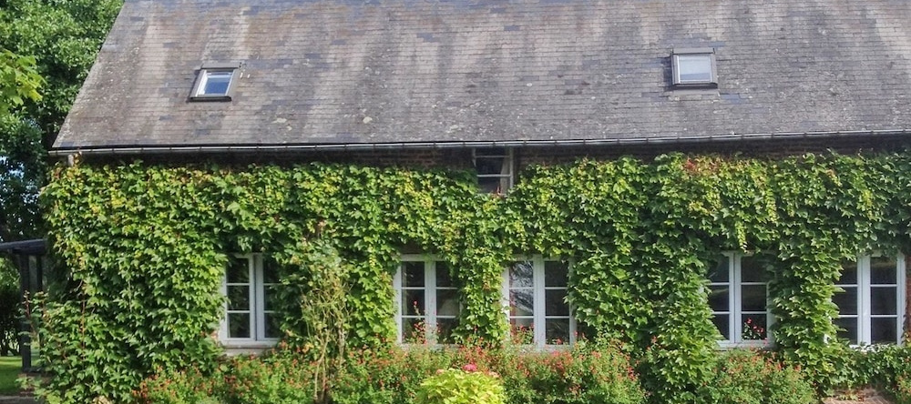 Delightful House In Annebault, Normandy, With Terrace And Lush Garden, Анбо — фото 1