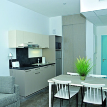 Modern apartment with a balcony located 500m from a spa town, 容扎克 — 照片 5