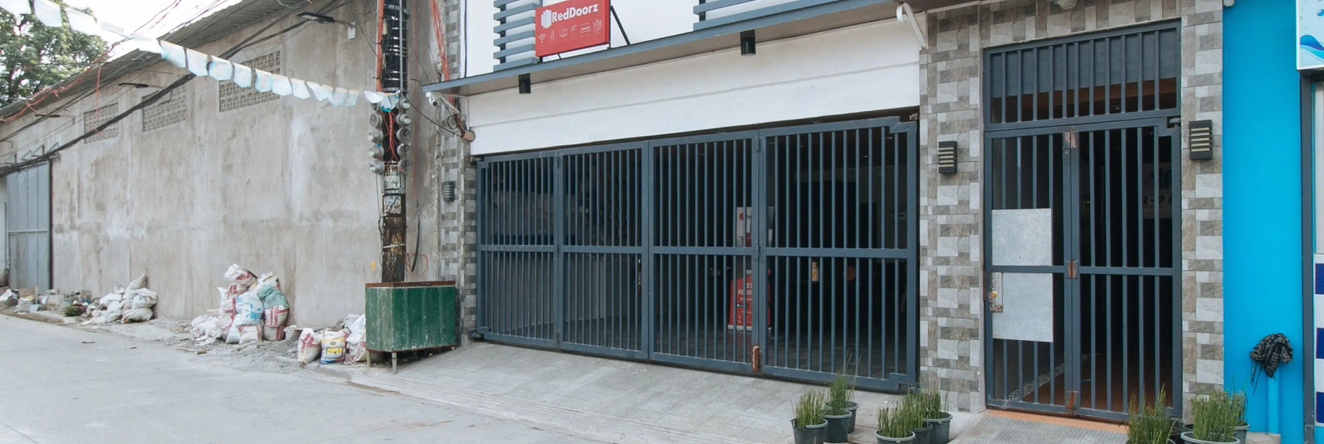 RedDoorz near Christ the King Medical Center, Las Pinas — photo 1