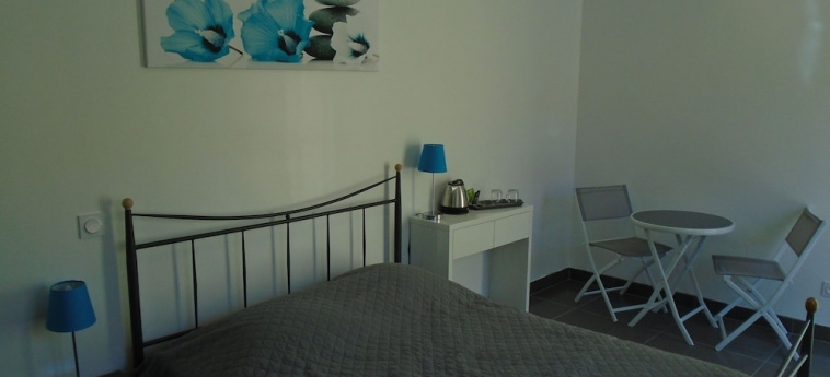 Chambre D Hotes Les Trois Chemins, 屈屈尼昂 — 照片 1