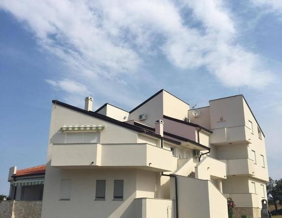 Apartments Riva Povljana, 波夫利亚纳 — 照片 1