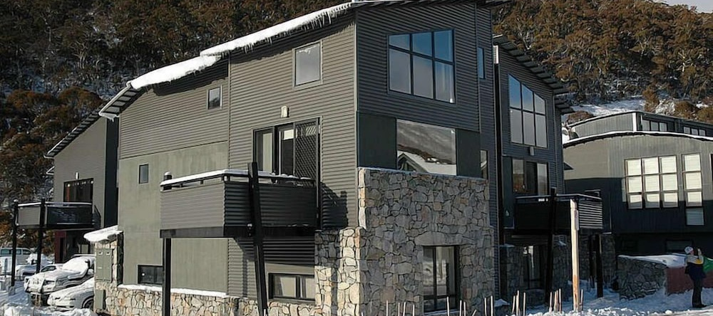 Blues Air 1, Thredbo — photo 1