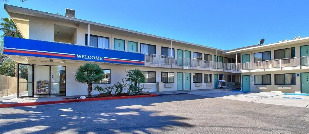 Motel 6 Nogales, AZ - Mariposa Road, 诺加利斯 — 照片 1